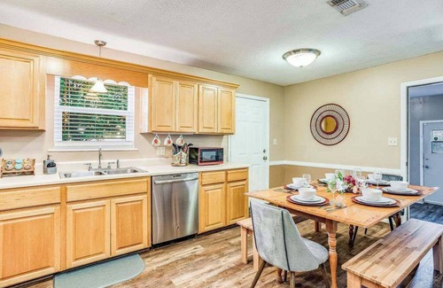 Pensacola Heights House | 2 Units! Near Beach&Shopping-Brilliant in Bellview