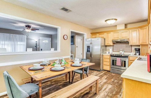 Pensacola Heights House | 2 Units! Near Beach&Shopping-Brilliant in Bellview