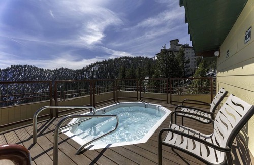Tahoe Village Apartment | 2 Villas in Mountaintop Resort w/Game Room & Full Kitchens – Your Cozy Escape