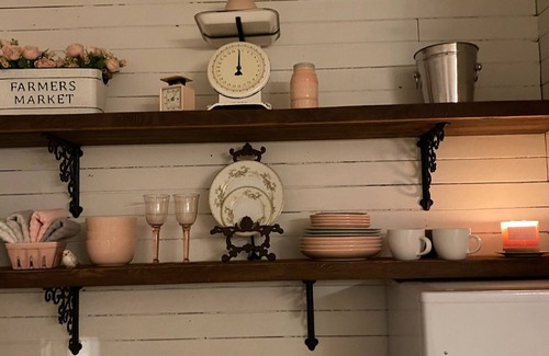 Poulsbo Cottage | 20 acre farm Homestead Flowering Cottage