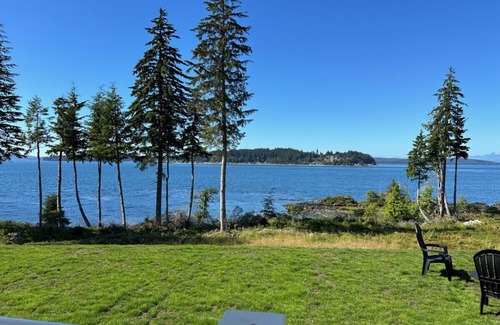 Regional District of Mount Waddington Apartment | 20 - Chinook Cottage