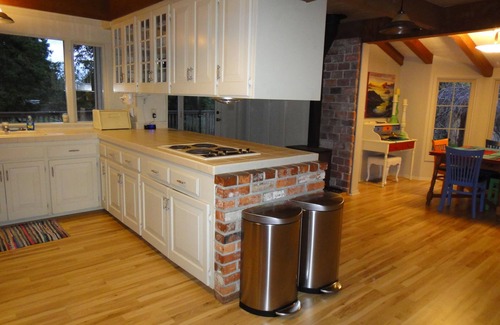 Eureka House | 20+ Guests welcome in 2 adjacent properties