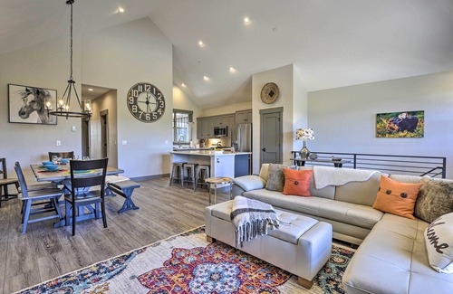 Grand Elk Ranch House | 20 Mi to Winter Park: Mtn-View Townhome w/Balcony