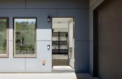 Westbrook Meadows Apartment | 20 Min to Mt Bachelor Perfect Basecamp for Skiers