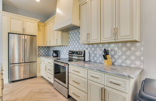 Tradewinds House | 20 mins to Pensacola Beach, Modern Amenities