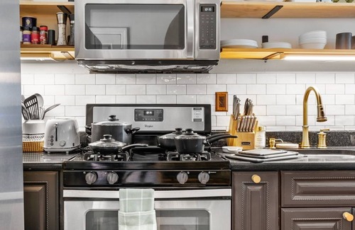 The Heights House | ⭐️20 Minutes to NYC^🗽Decorator's House/4BED+3BATH/A+ area ⭐️