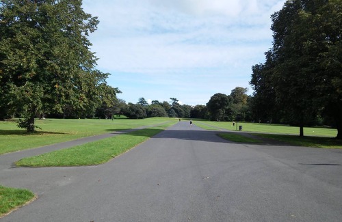 Dublin House | 20 minutes to the City.