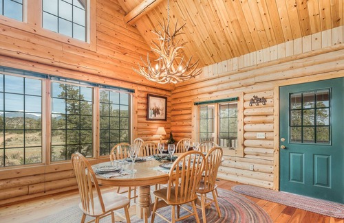 Carriage Hills House | 20-NCD0176 - Moose Mountain Lodge, Secluded Log Home w/Beautiful Mountain Views