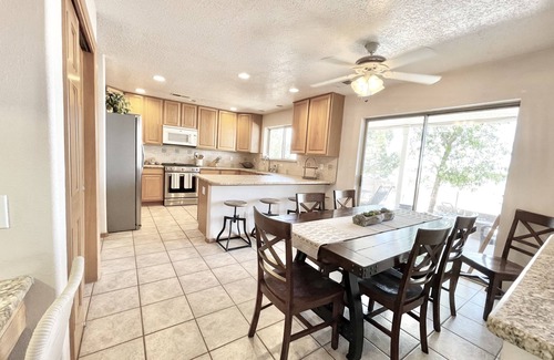 Nor Este House | *20% NEW LISTING DISCOUNT* Sunset View Villa - Sleeps 11