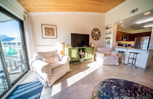 East End House | 20% OFF FALL! Easy Beach Access, End-Unit, 1BR/1BA, Near State Park
