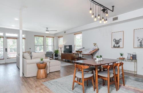 Historic Ybor Apartment | 20% OFF I Ybor City Gem I Steps to 7th Ave