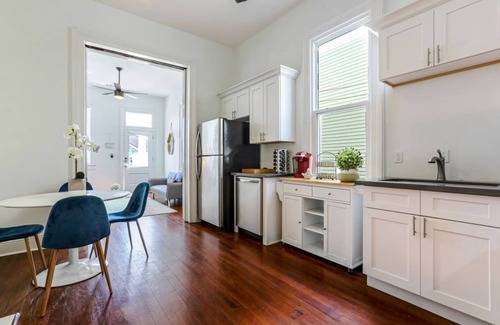 Freret Condo | 20% OFF Monthly | 10% OFF Weekly-Private 2BR in Uptown by Hosteeva