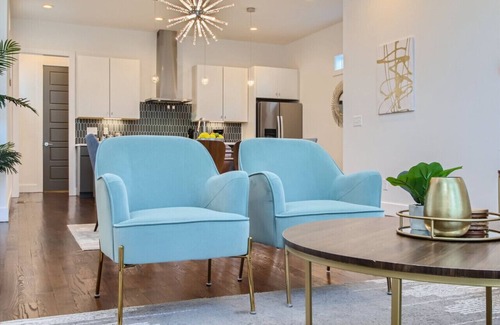 Berry Hill House | 20-The Larmon - The Music City Collection