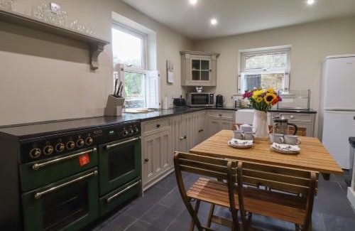 Dobcross House | 20 Wool Road
