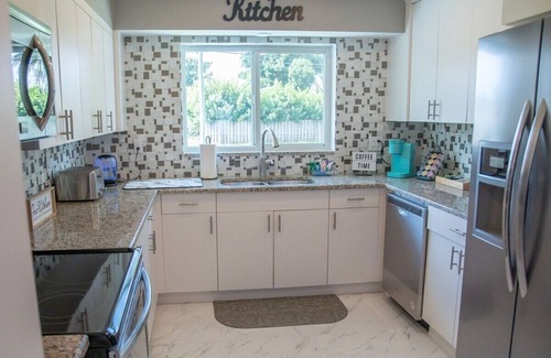 Dania Beach House | 2000 sq ft, 3 bed 3 bath & large game room