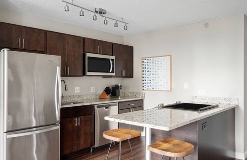 Near North Side Apartment | #2007 - Kasa Magnificent Mile Chicago