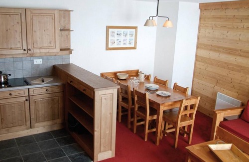 La Toussuire Apartment | 200m from resort center, fitness, swimming pool, sauna, hammam, balcony, tv, ski locker, 47m²