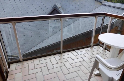 Les Contamines-Montjoie Apartment | 200m from ski slopes, 3rd floor, view mountain, balcony, parking, tv, ski locker, 38m²