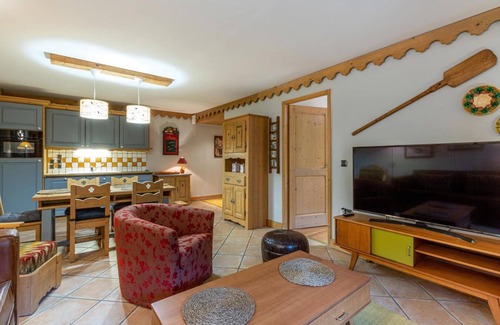 Les Belleville Apartment | 200m from resort center, 2nd floor, view mountain, fitness, swimming pool, sauna, hammam, balcony