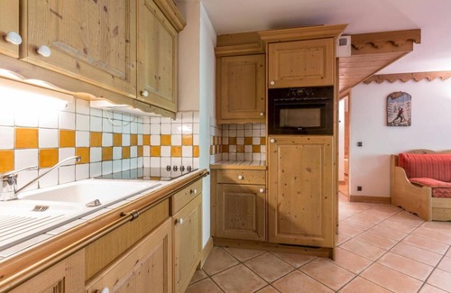 Les Belleville Apartment | 200m from resort center, 4th floor, view mountain, fitness, swimming pool, sauna, hammam, balcony