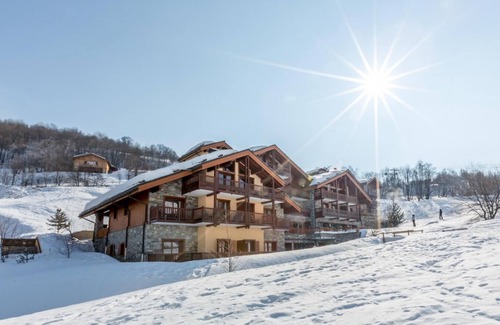 Les Belleville Apartment | 200m from resort center, 4th floor, view mountain, fitness, swimming pool, sauna, hammam, balcony