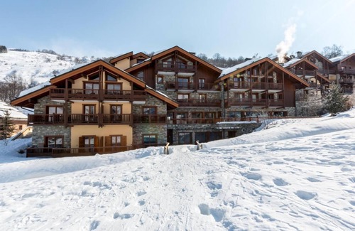 Les Belleville Apartment | 200m from resort center, 1st floor, view ski slopes, fitness, swimming pool, sauna, hammam, balcony