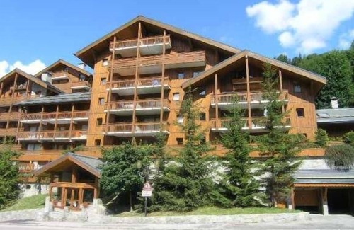 Meribel Centre Apartment | 200m from ski slopes, 6th floor, tv, ski locker, 50m², Méribel