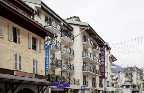 Brides-les-Bains Apartment | 200m from ski lifts, 4th floor, view village, balcony, parking, tv, ski locker, 70m²