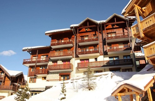 Les Menuires Apartment | 200m from ski slopes, 1st floor, fitness, balcony, tv, 50m², Les Menuires