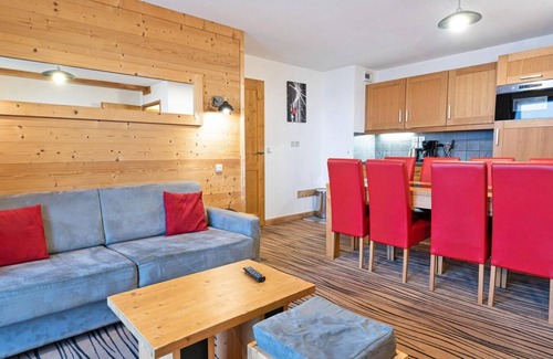 Les Saisies Apartment | 200m from ski slopes, swimming pool, sauna, hammam, terrace, balcony, tv, ski locker, 50m²