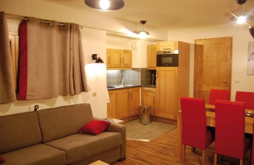 Les Saisies Apartment | 200m from ski slopes, swimming pool, sauna, hammam, terrace, balcony, tv, ski locker, 50m²