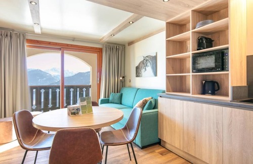 Doucy-Combelouviere Apartment | 200m from ski slopes, terrace, balcony, parking, tv, ski locker, 32m², Valmorel