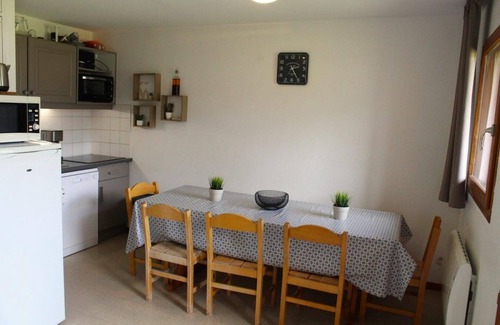 Saint-Etienne-en-Devoluy Apartment | 200m from ski slopes, 4th floor, balcony, tv, ski locker, 48m², Superdévoluy