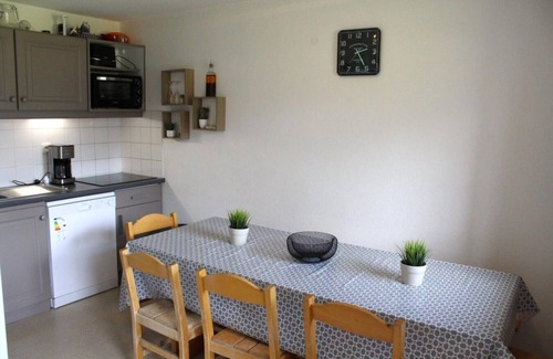 Saint-Etienne-en-Devoluy Apartment | 200m from ski slopes, 4th floor, balcony, tv, ski locker, 48m², Superdévoluy