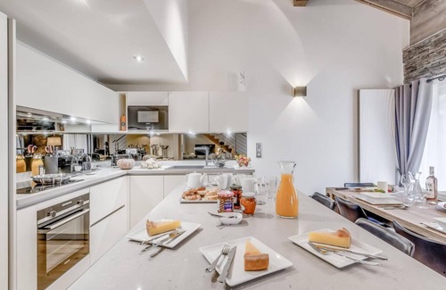 Les Brevieres Apartment | 200m from ski slopes, view ski slopes, terrace, tv, ski locker, 124m², Tignes
