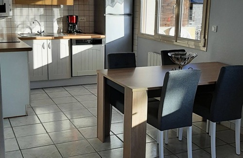 Cancale Apartment | 200m from the beach : Cancale - apartment 2/3 pers - terrace and sea view