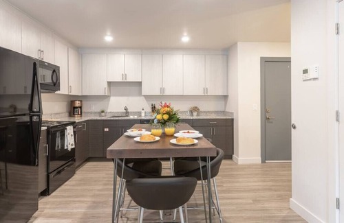 Jackson Hole Apartment | 202 Hidden Hollow Snow King Views 3-Bedroom/Town Square