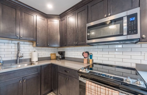 Ortley Beach House | 2025 LAVALLETTE: NEW Gourmet Kitchen & Bathroom & AC System & Outdoor shower