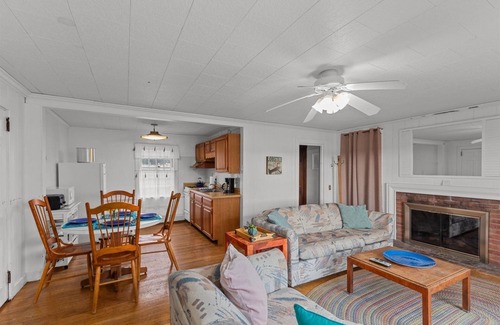 Eastham Condo | 2025 Mate's Quarters: 2-Bed Condo w/Water Views of Town Cove, Pet Friendly!