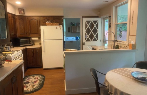 Montague House | 2025 NEW LISTING! Whispering Waters Private 3-bedroom Cottage. Montague, MI