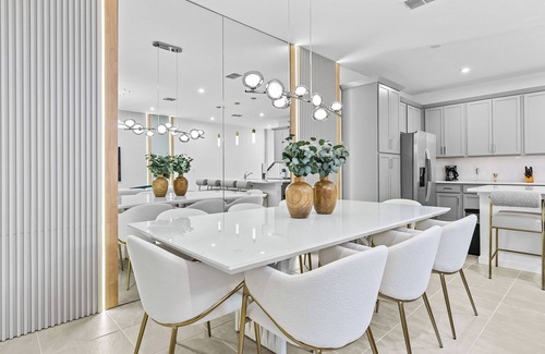 Florida Central Atlantic Coast House | 2025 NEW Luxury 06 Bedroom w/Pool & LED TV Outside