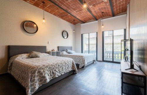Historic Center Apartment | 205 Zocalo Cathedral 2bdrmB 2Bath fits 10 AC Apt