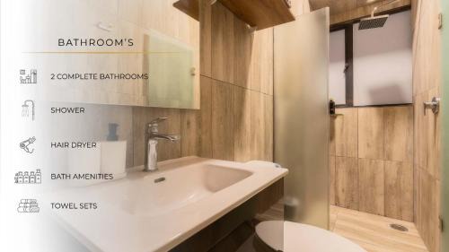 Historic Center Apartment | 205 Zocalo Cathedral 2bdrmB 2Bath fits 10 AC Apt