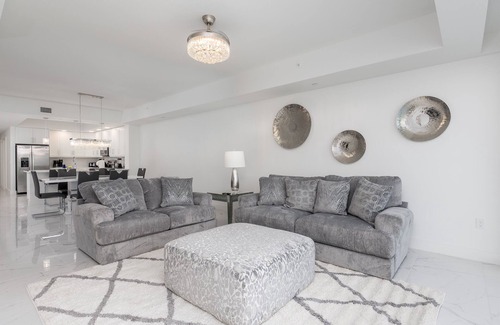 Island Estate Condo | 206, Water View-Clearwater Bch in 6 min, Pool/Gym