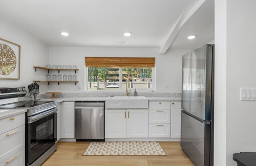Billings Apartment | 20ft from Hospital-Hospital Haven w/Sunroom