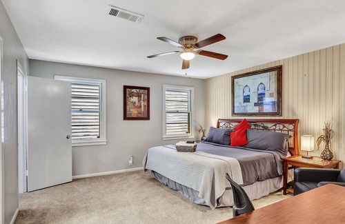 Texas City House | 20min→Galveston, Ruko TV Backyard King, garage