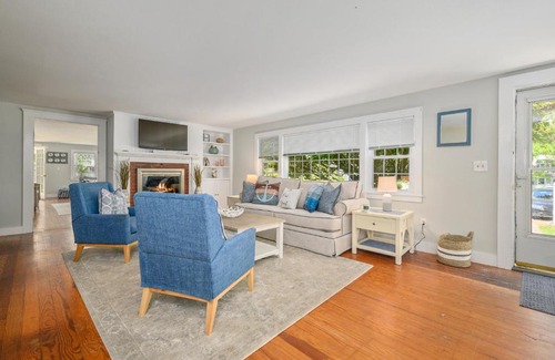 Harwich Port House | 21 Pine Street Harwich Port Cape Cod - - Luna Sea Cottage
