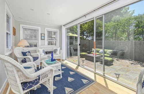 Harwich Port House | 21 Pine Street Harwich Port Cape Cod - - Luna Sea Cottage