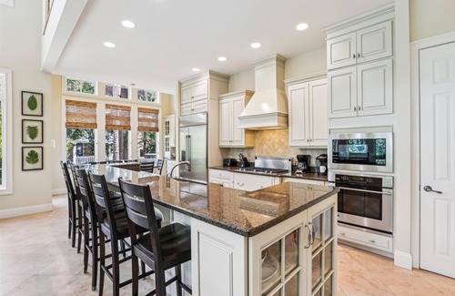 Oceanside House | 21 Ruddy Turnstone ~ Beautiful 5br Home, 3rd Row from the Beach in Sea Pines!