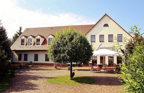 Neuwiese House | 21 twin rooms - Landhotel Neuwiese with traditional inn An der Mühle